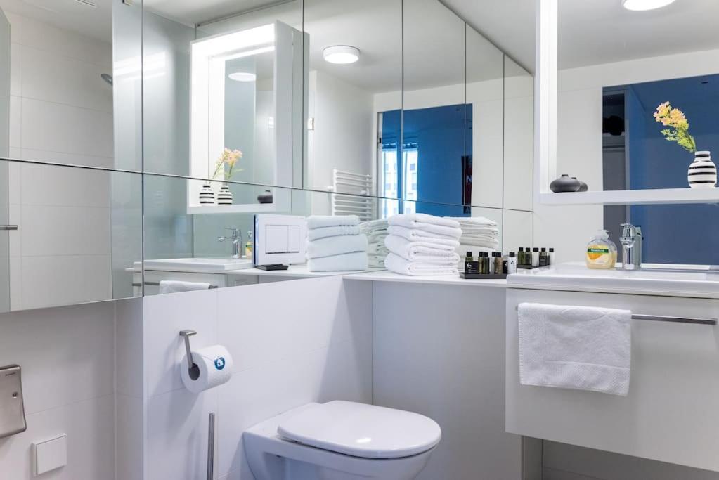Smart With Terrace By Hm