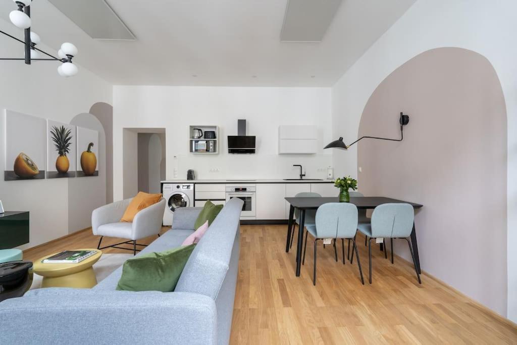 Elegant 1br Suite, Close By Hm Apartment Vienna
