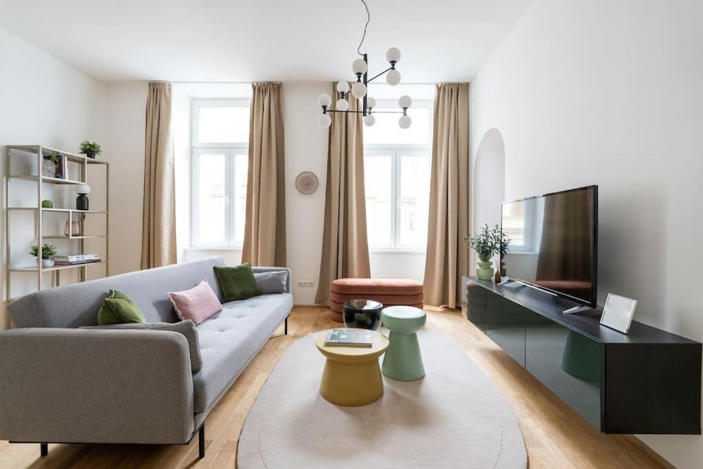 Elegant 1br Suite, Close By Hm Apartment Vienna