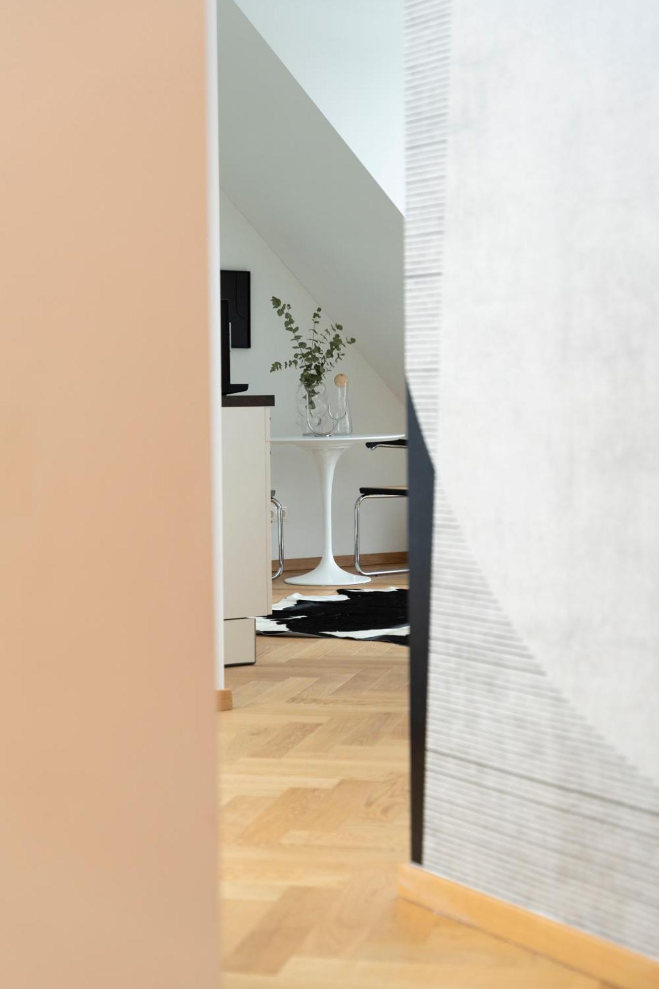 Apartment Premium Mit Privatem Balkon I Levestate