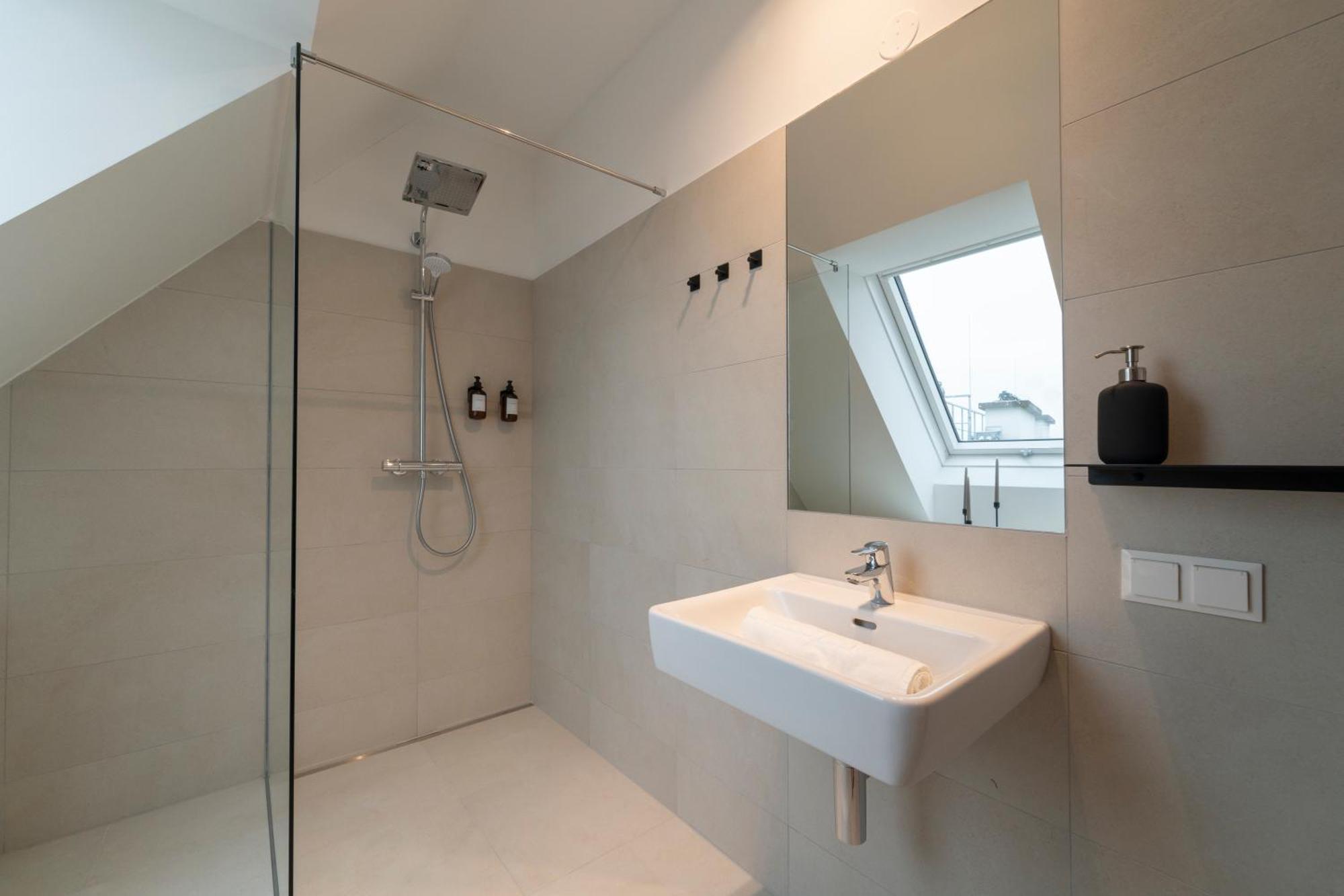 Premium Mit Privatem Balkon I Levestate Apartment *
