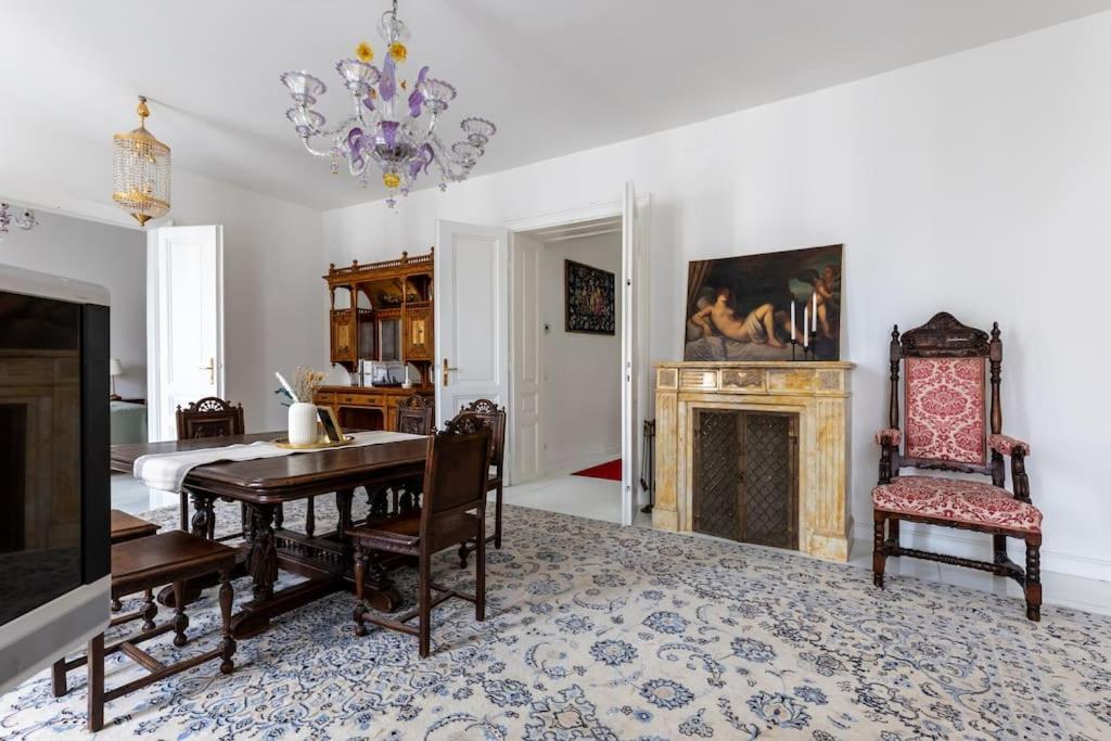 Luxurioes Wohnen Mit Anbindung Ans Zentrum 20 Minuten Apartment