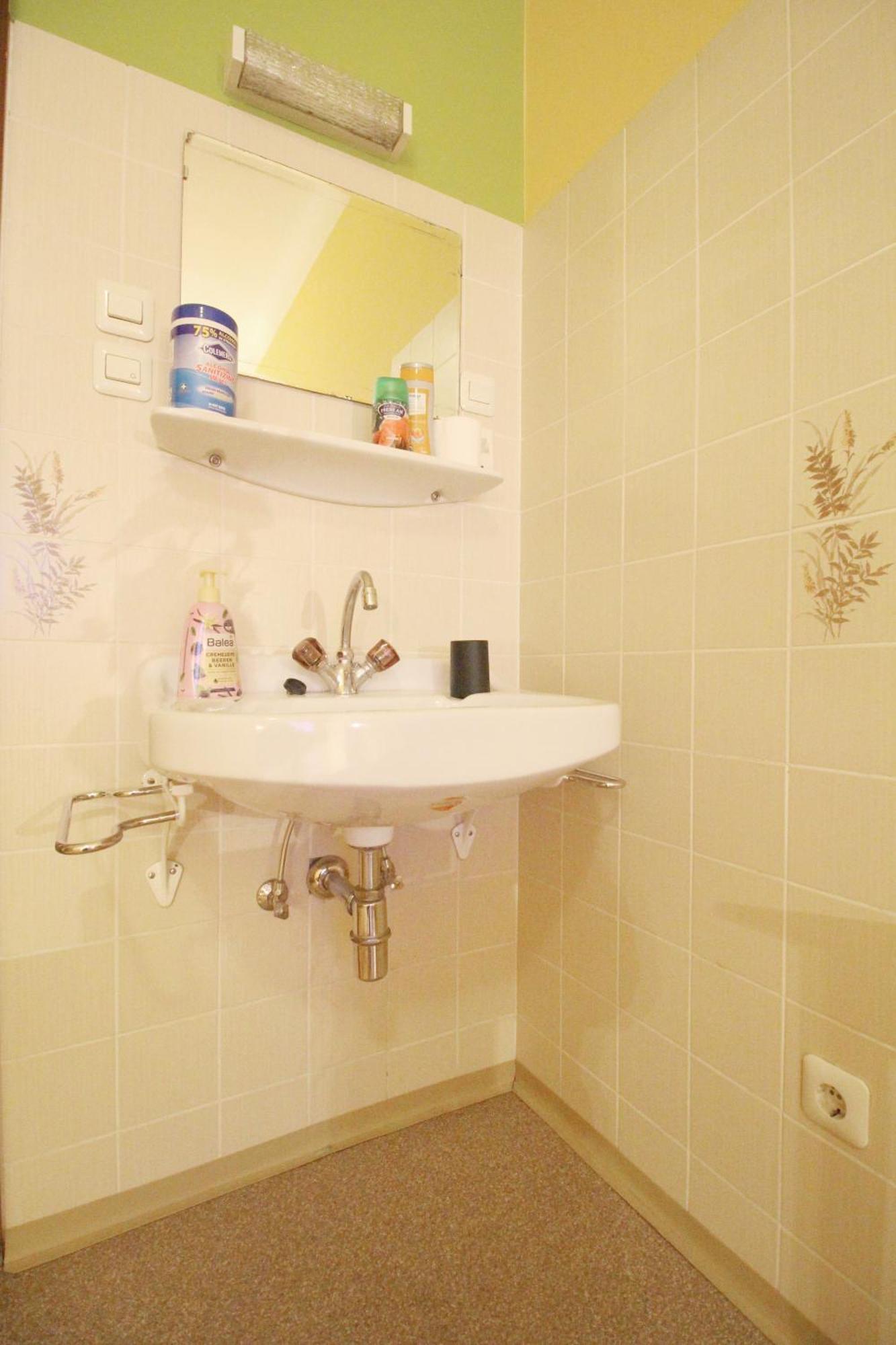 Double In Hutteldorfer Strasse Area *