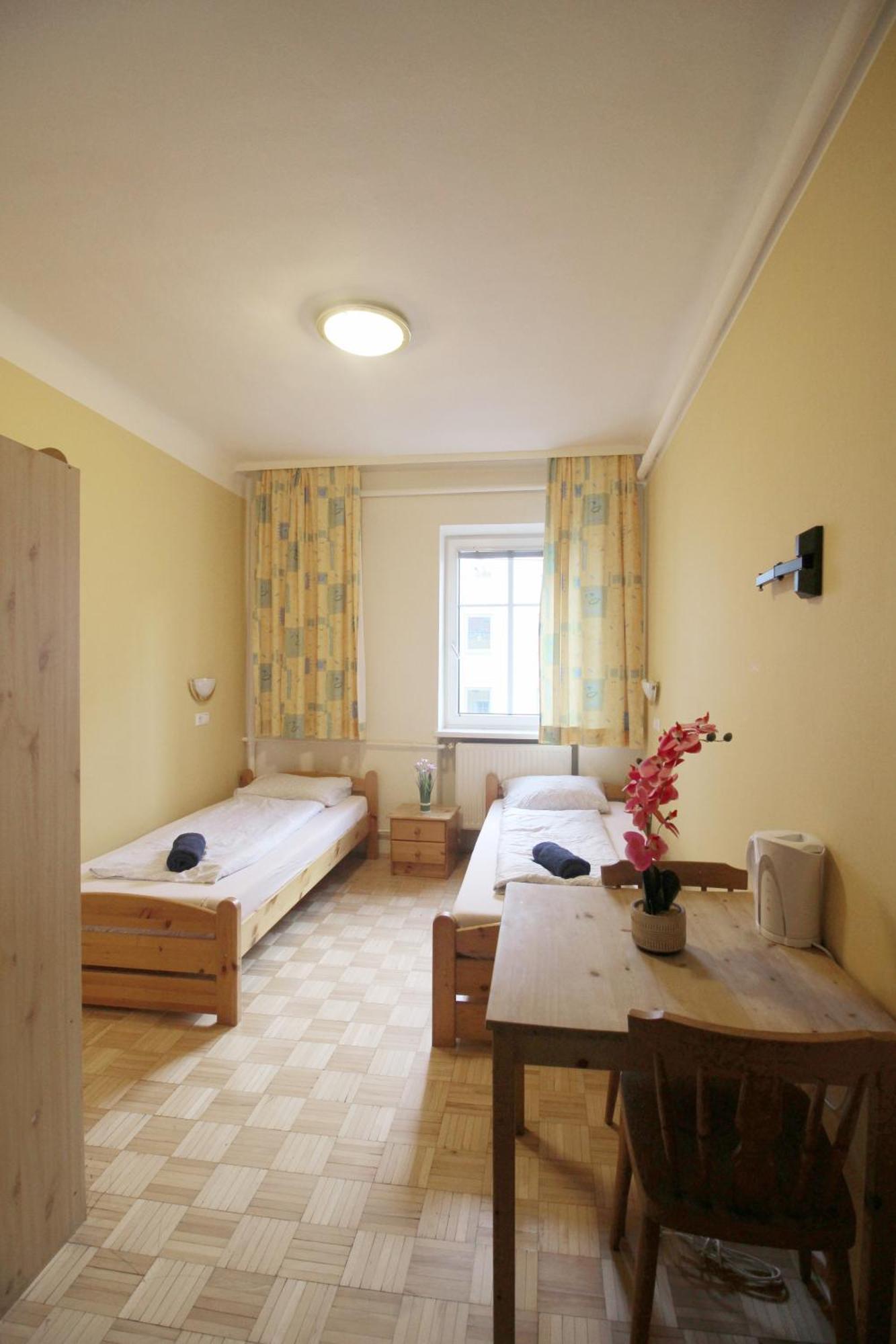 Double In Hutteldorfer Strasse Area *