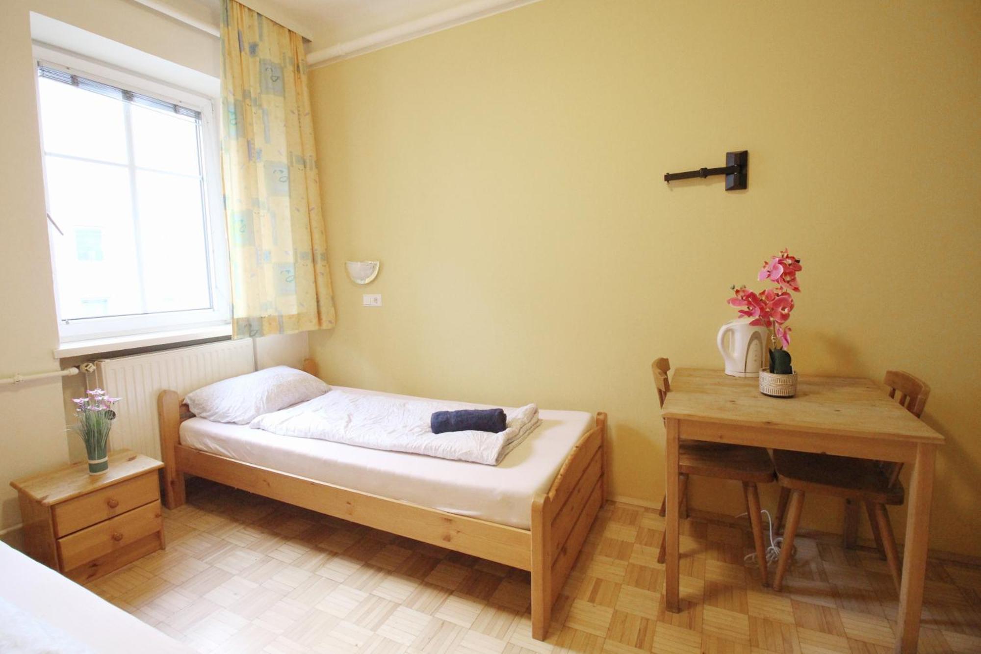 Double In Hutteldorfer Strasse Area *