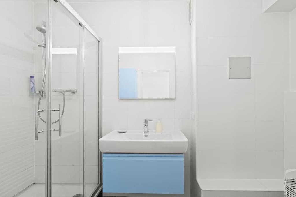 Apartment Stylish I 70qm2 I Close To The U6 Subway