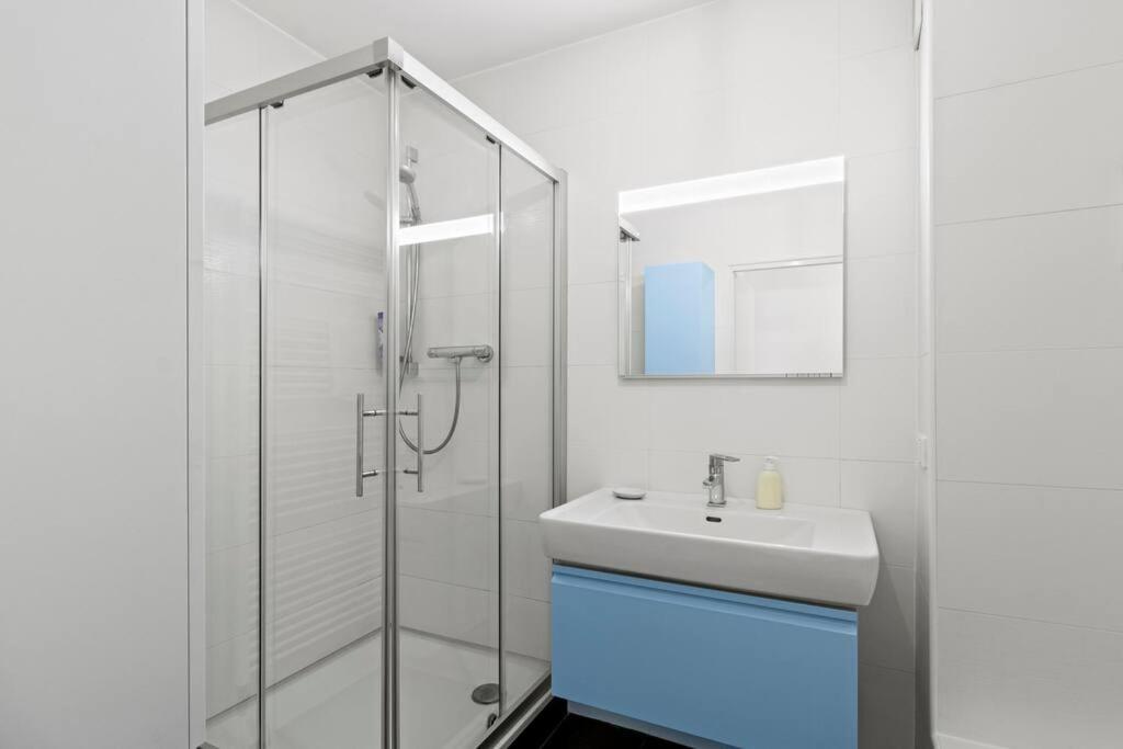 Apartment Stylish I 70qm2 I Close To The U6 Subway