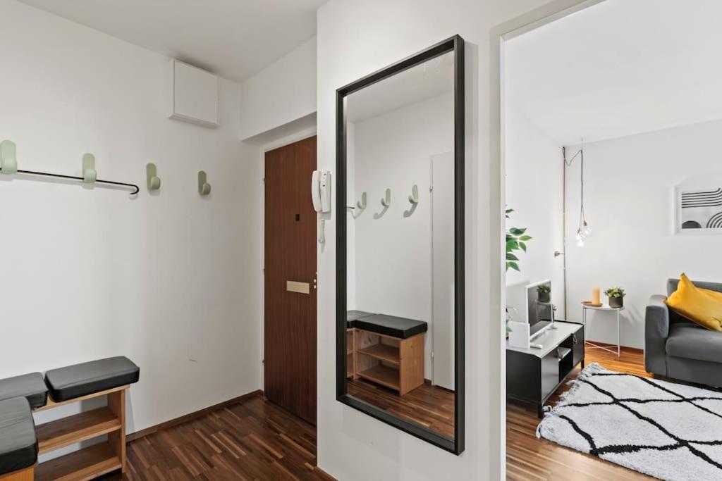 Apartment Stylish I 70qm2 I Close To The U6 Subway