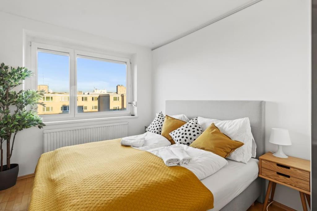 Apartment Stylish I 70qm2 I Close To The U6 Subway