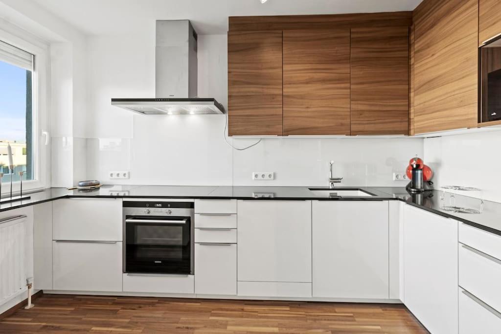 Apartment Stylish I 70qm2 I Close To The U6 Subway *
