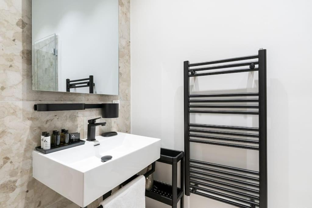 Apartment Pristine 1br Suite, Quick To By Hm