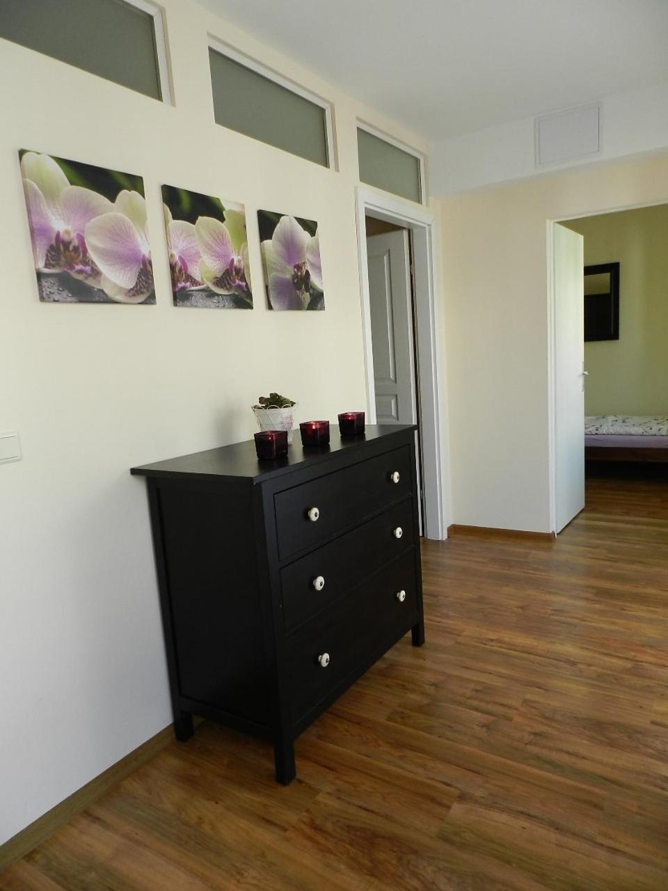 Wile West Apartment