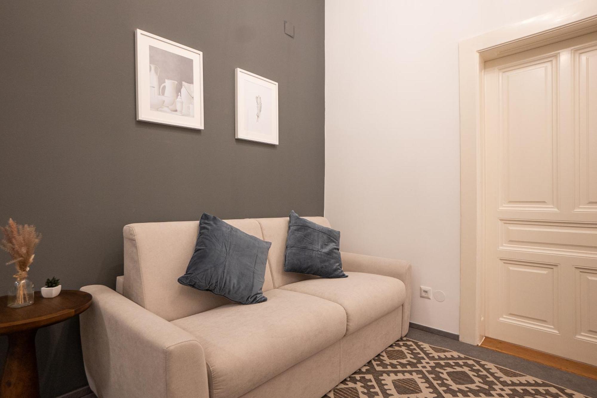 2-room In A 1st District Of Apartment *