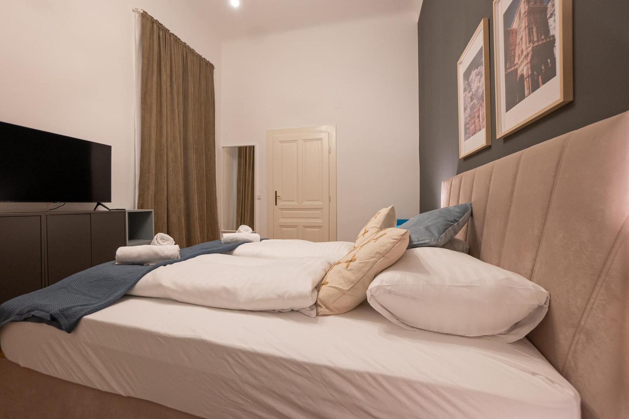 Apartment 2-room In A 1st District Of