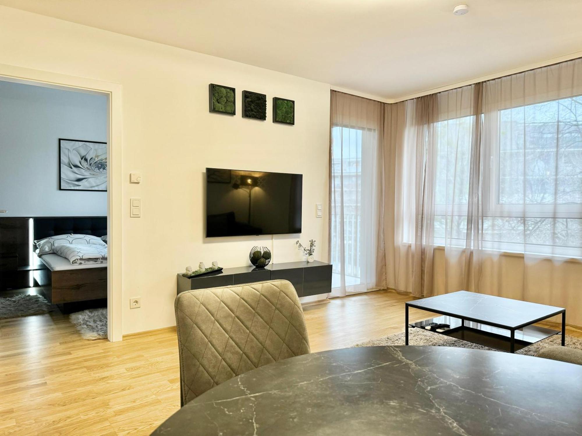 Apartment 10 Minutes To The Center, 2 Minutes To The Metro