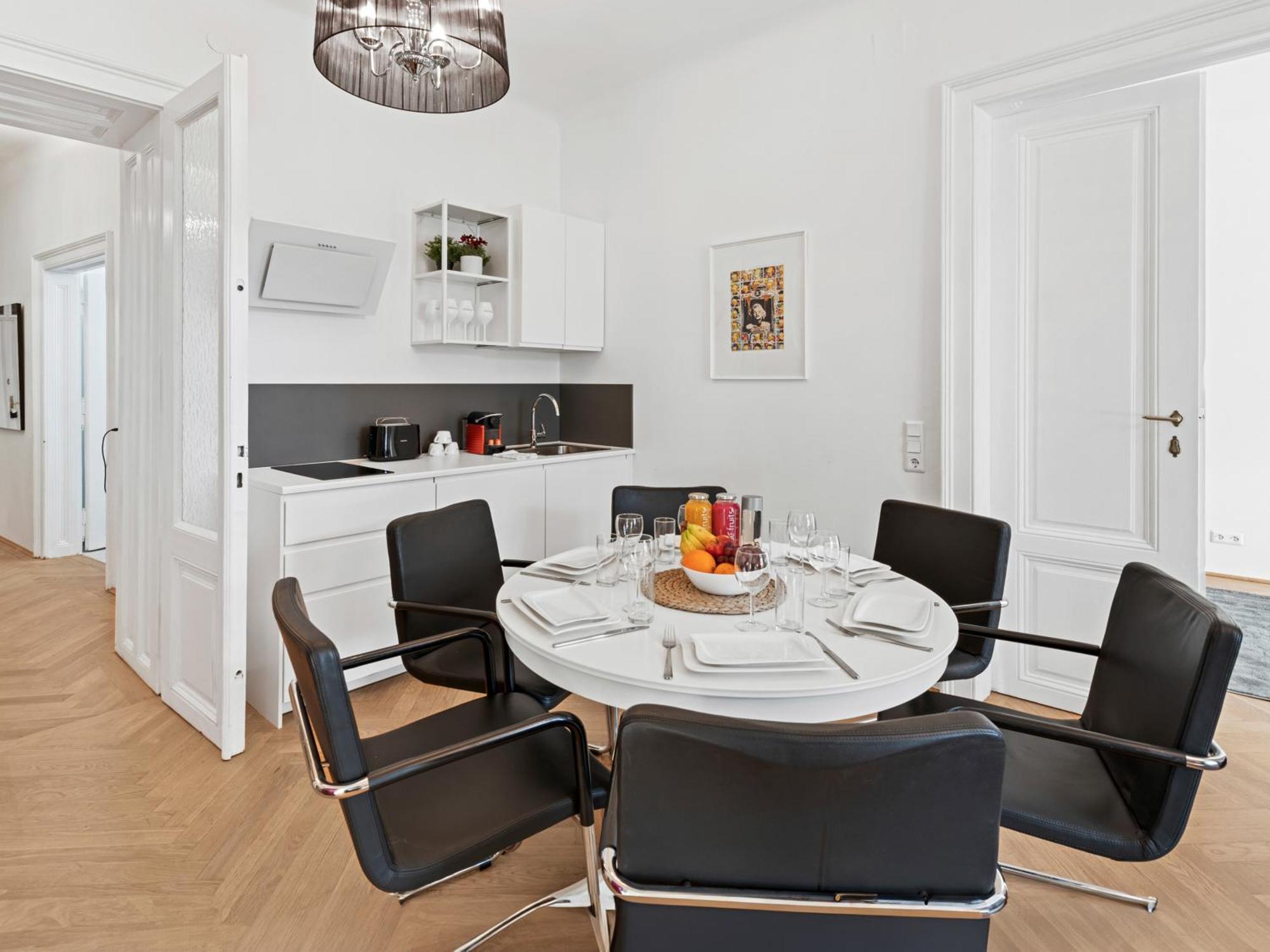Sky9 Center Apartment Vienna