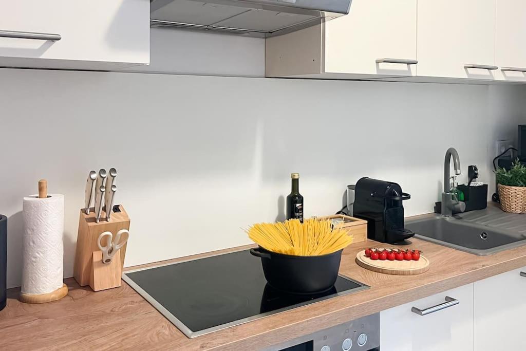 Apartment Cozy & 2 Bedroom *