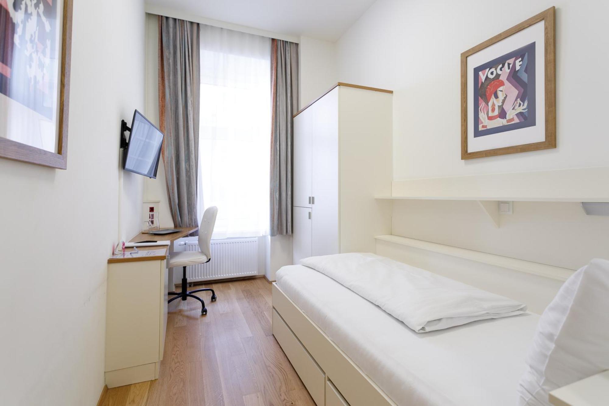 Riess - Self Check-in Viena