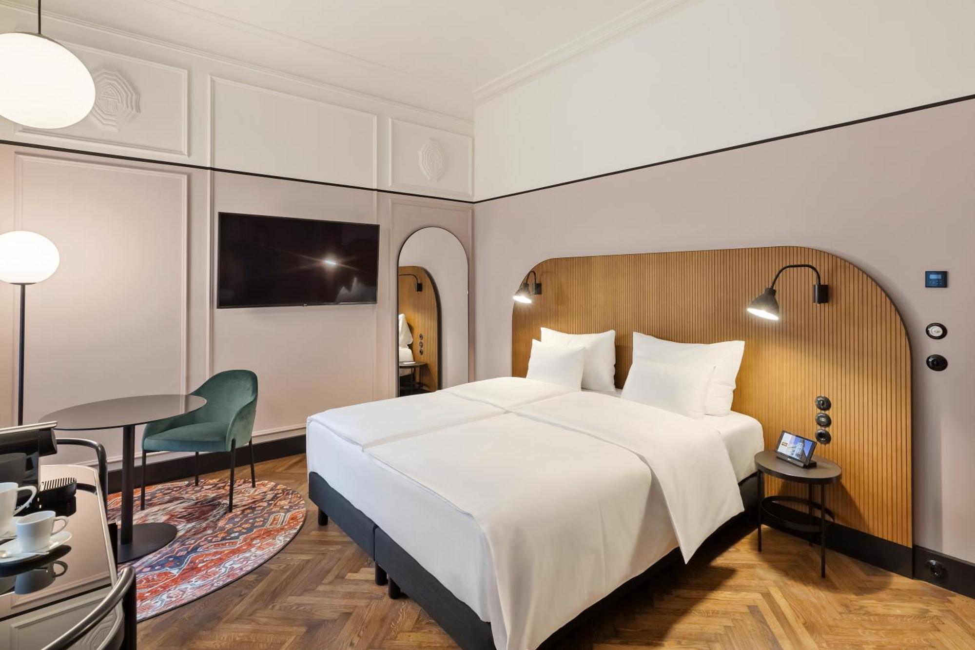 Astoria 4*