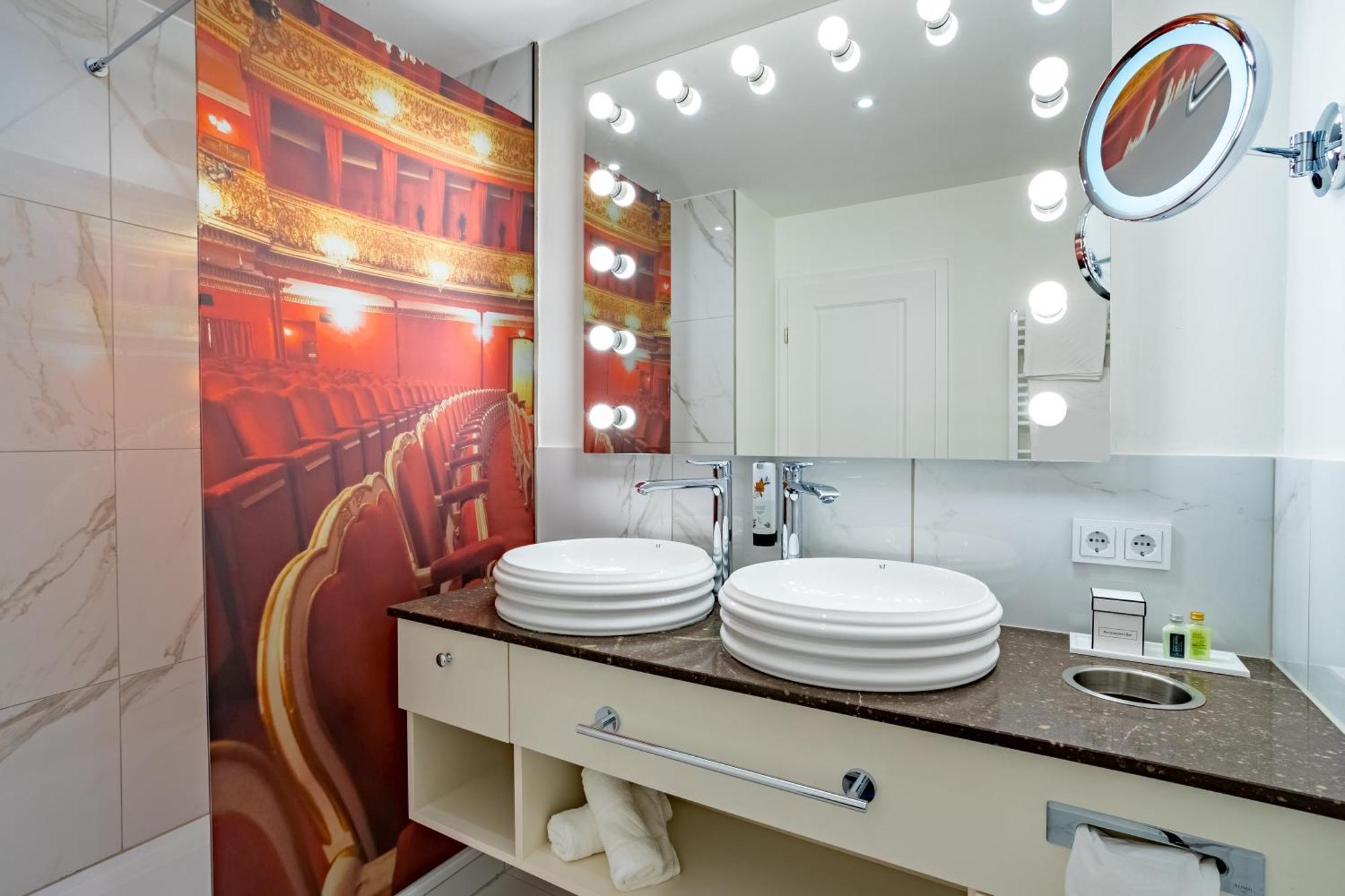 Theaterhotel & 4* Wien