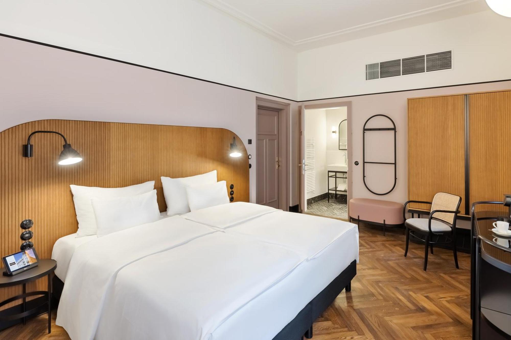 Astoria 4*