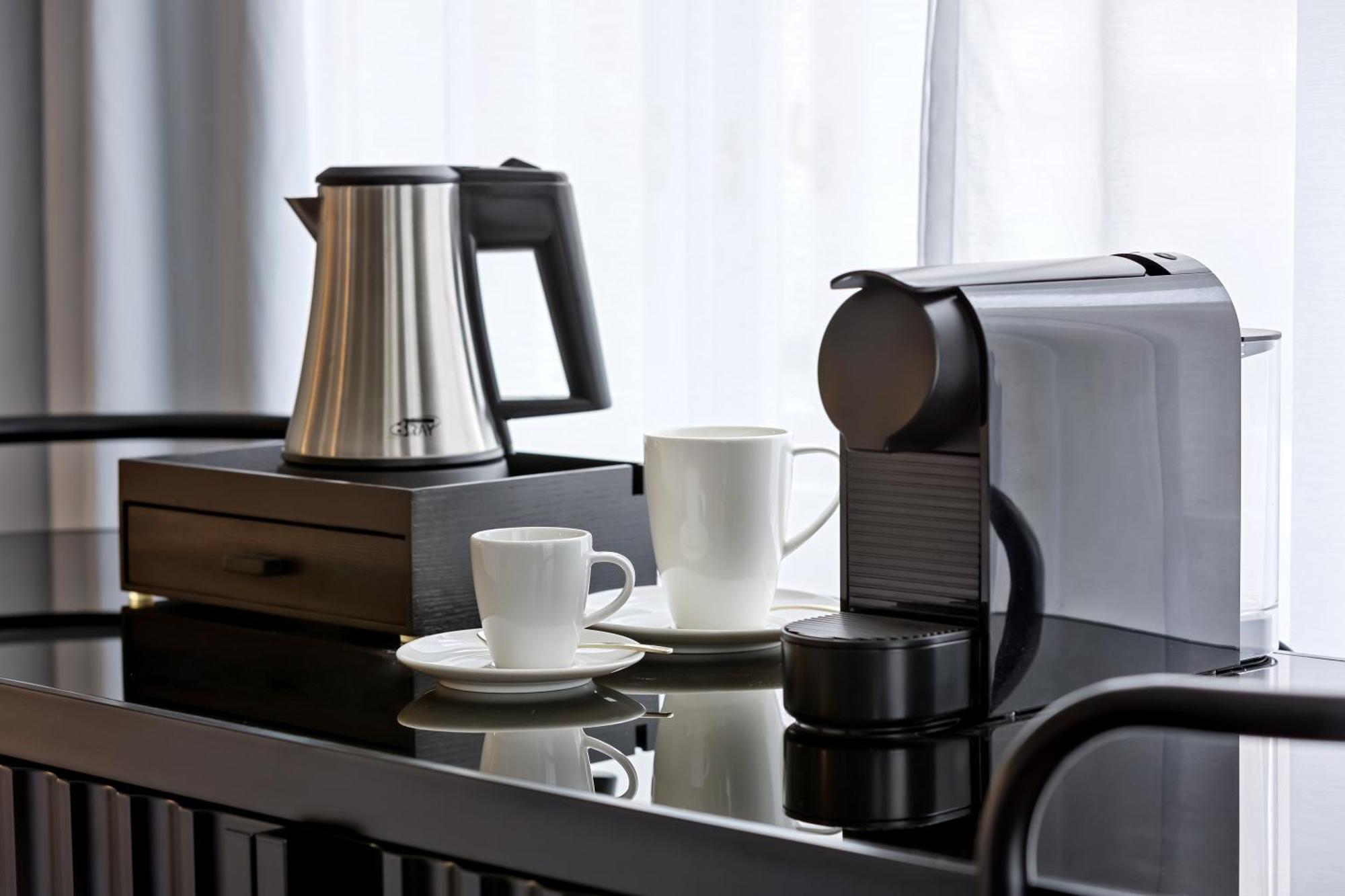 Astoria Hotel 4*