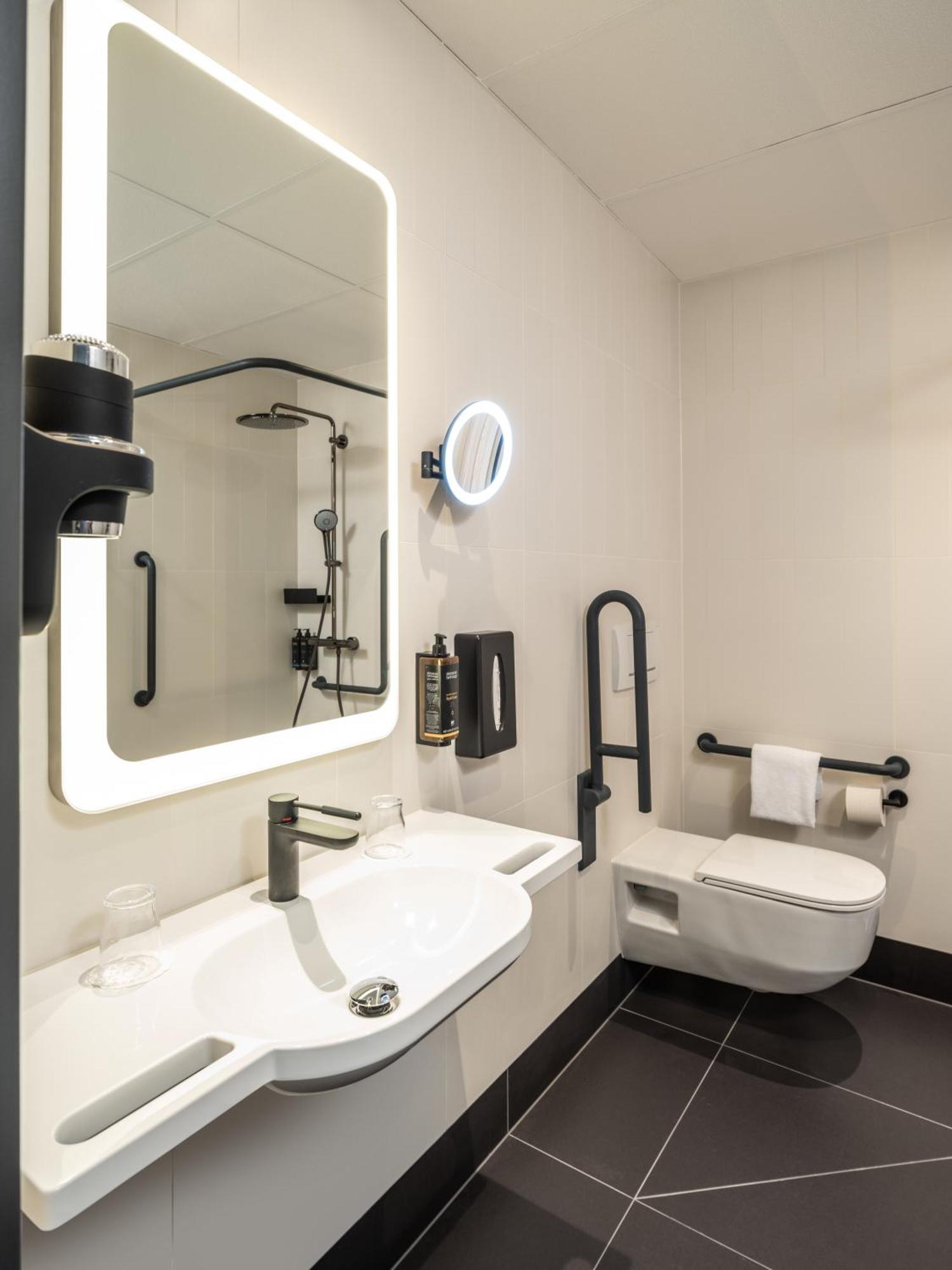 Mercure Hotel 4*