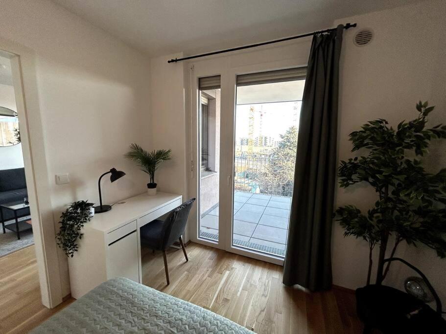 Stilvolle Mit Balkon Apartment Wien