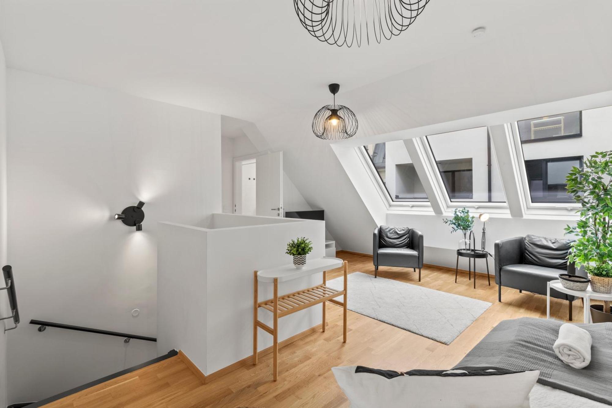 Paid Parking - 1 Minute To Public Transport - 3 Min To Supermarket And Pharmacy Apartment *