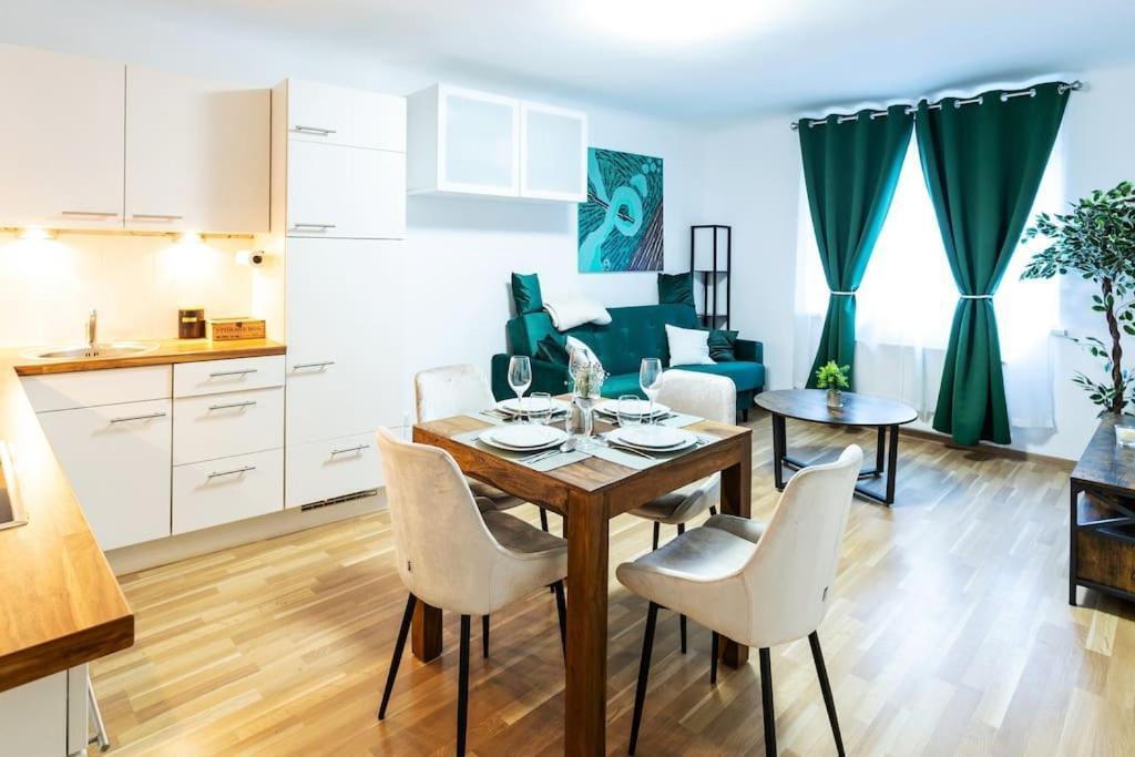 City Top Location, Quiet And Cozy Ideal To Relax Or Work Apartment *