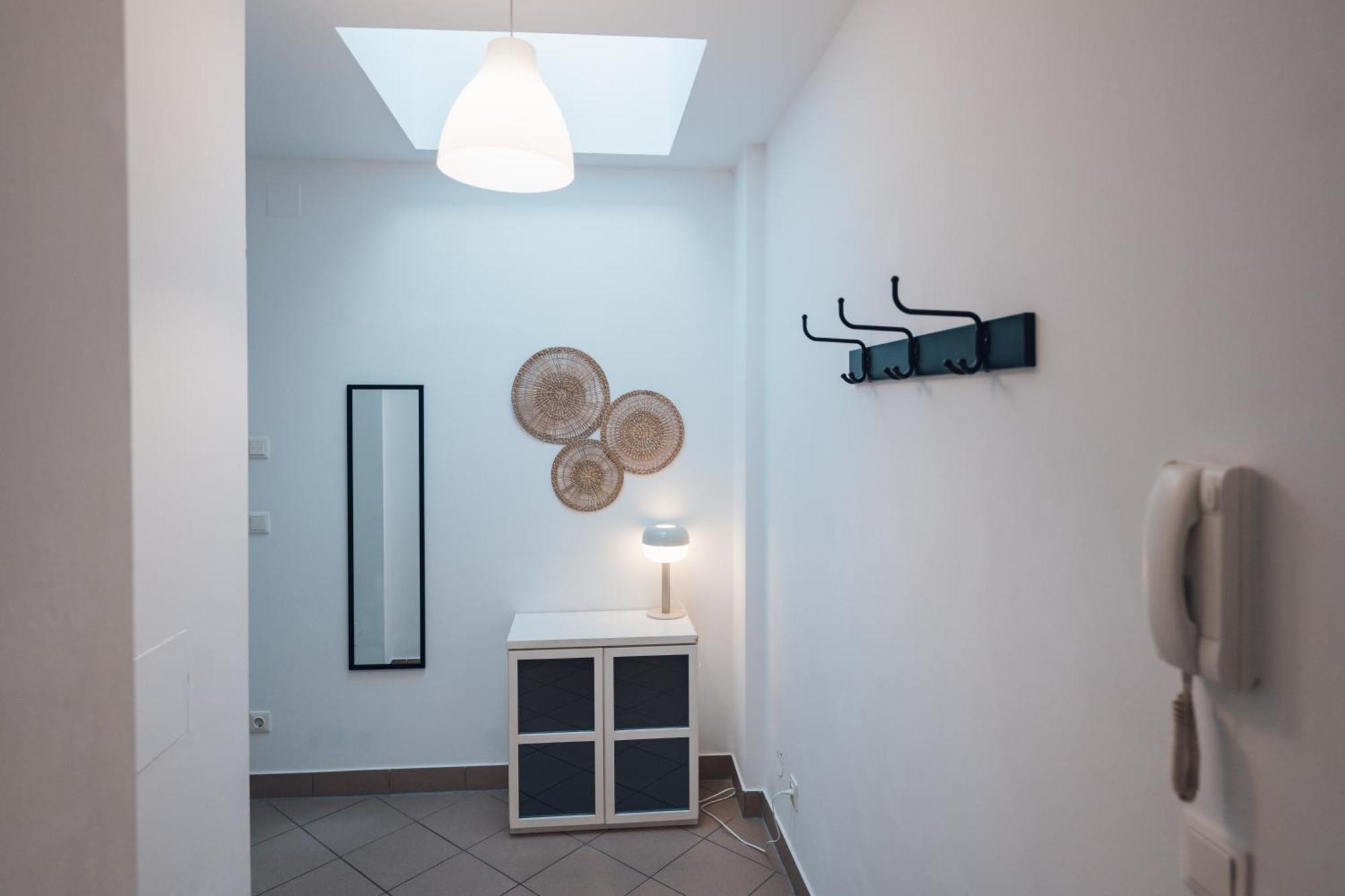 Stylish With Balcony And Rooftop Views Apartment Vienna