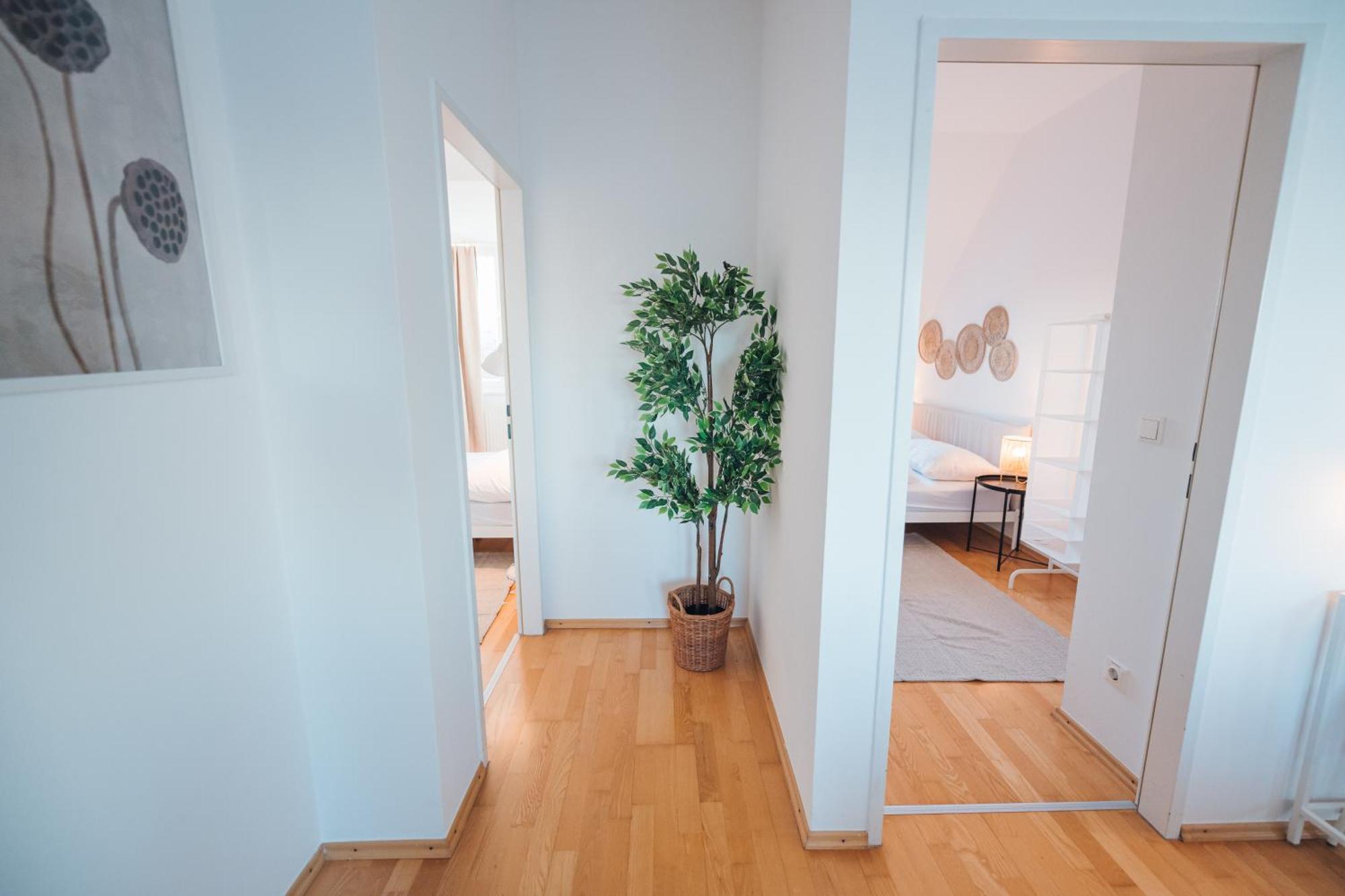 Stylish With Balcony And Rooftop Views Apartment Vienna