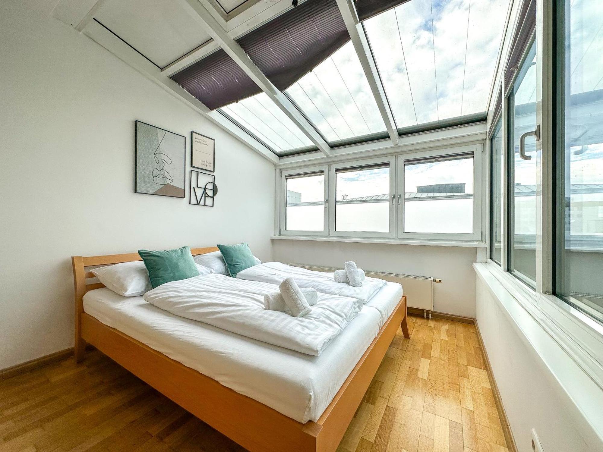 Feelhome-prater-ausblick-terrasse-6 Gaeste-wifi-smart Tv *