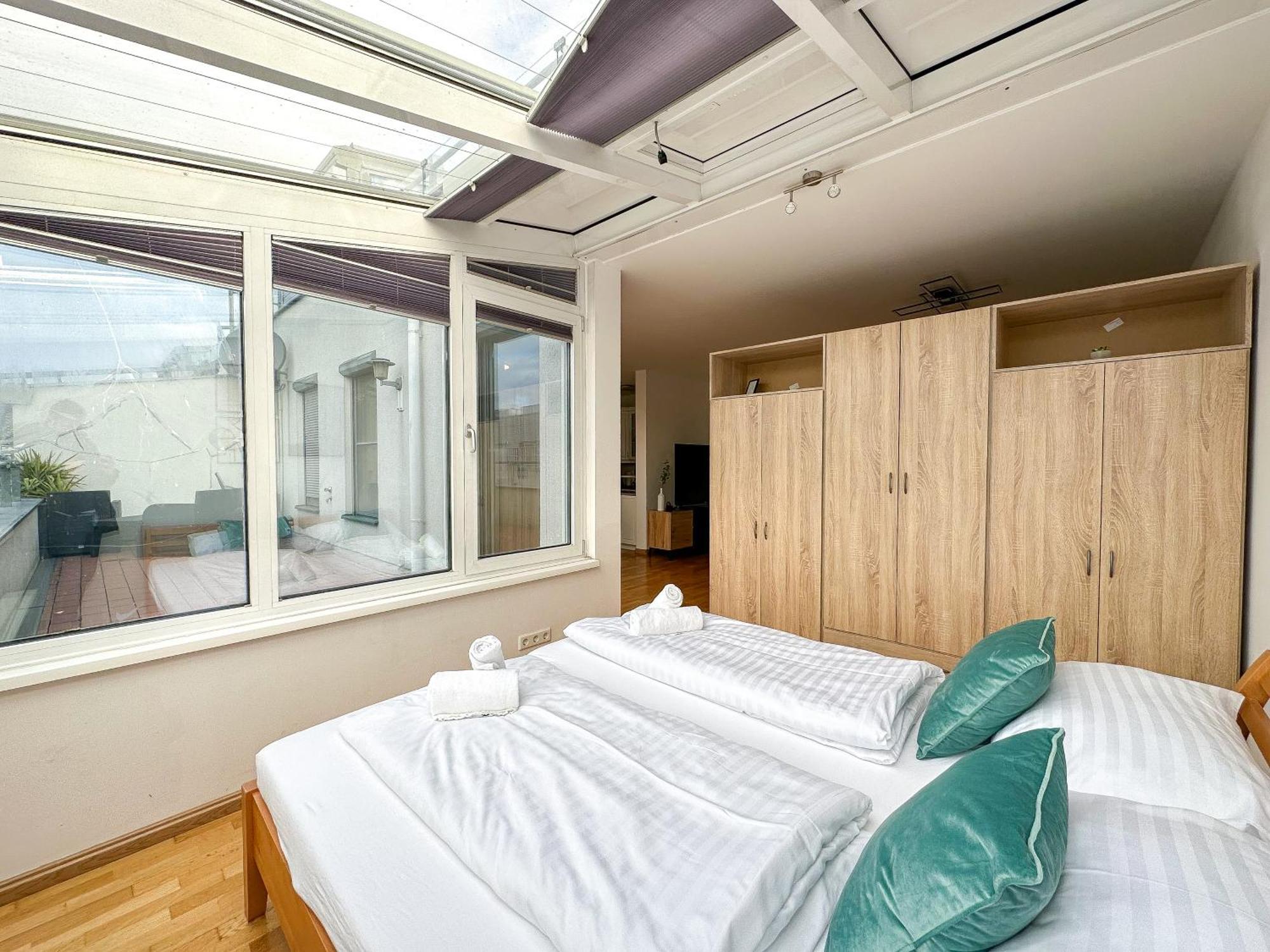 Feelhome-prater-ausblick-terrasse-6 Gaeste-wifi-smart Tv Viena