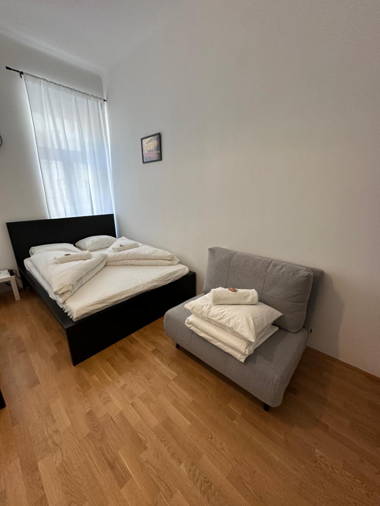 Apartment Cozy-5-person In 5 Vienna