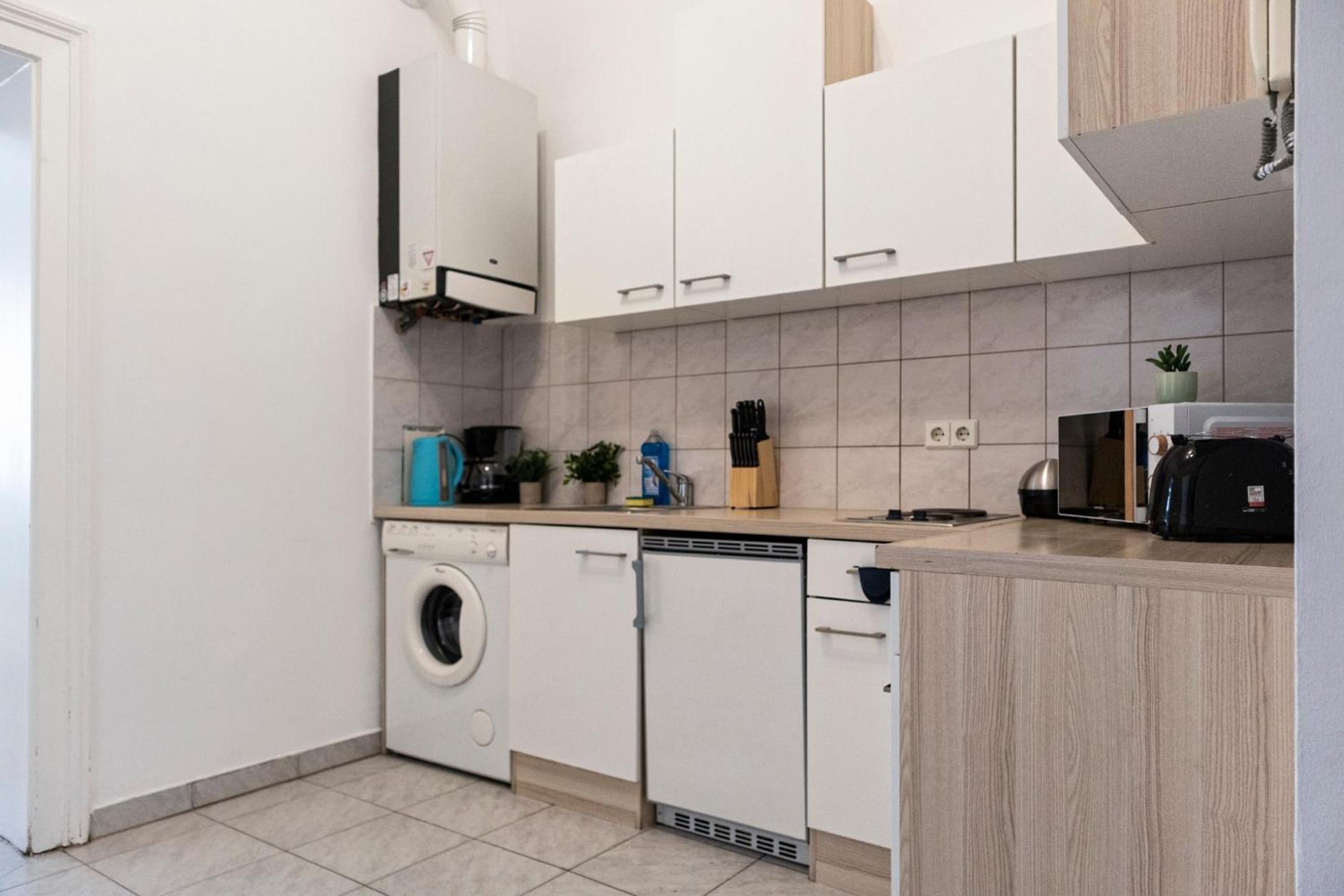 Appartamento Prime Location & Peaceful Shared 2 Bedroom With Backyard *