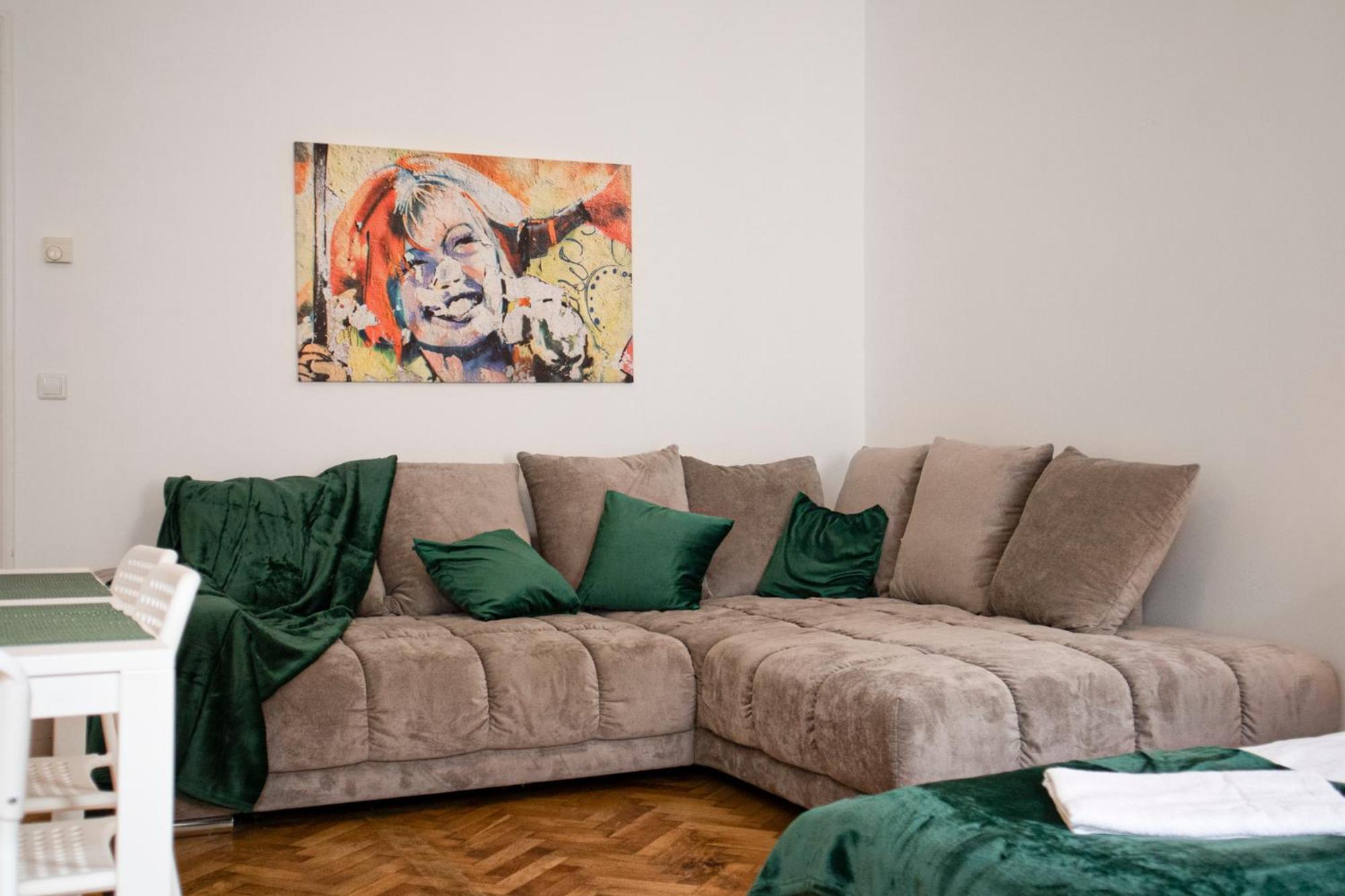 Prime Location & Peaceful Shared 2 Bedroom With Backyard Appartamento Vienna