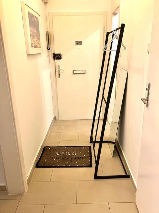 Apartment Cosy Nearly Hall And Subway