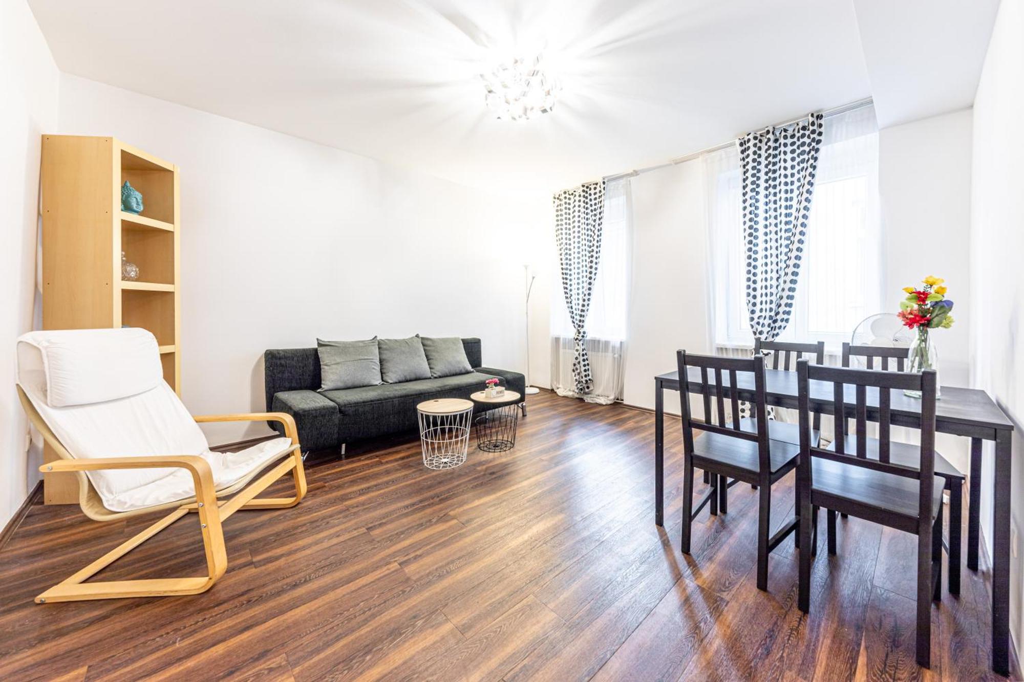 Hospedagem domiciliar & Affordable By Jr Viena