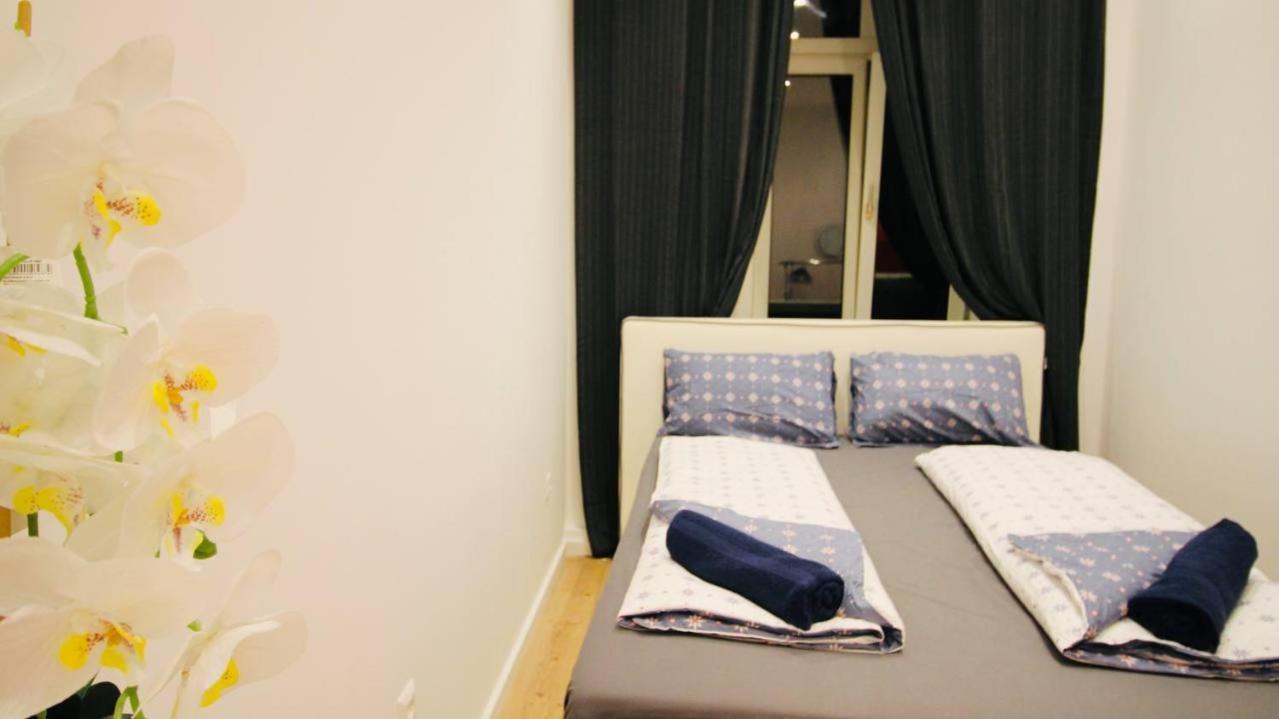 Comfort In Praterstern Area
