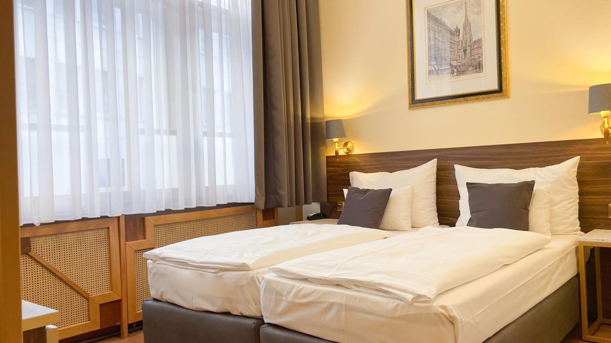 City Hotel