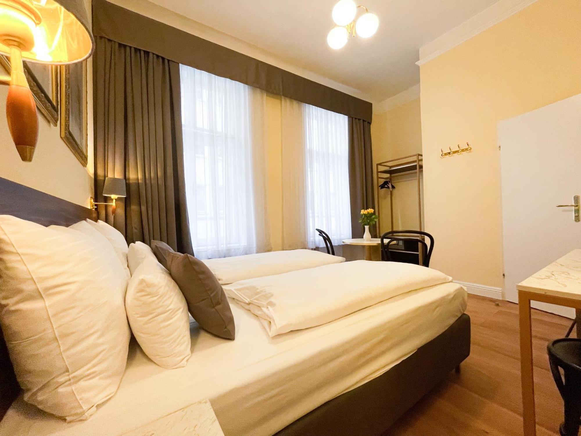 Private Comfort Stephansplatz - Self Check In Guest house *
