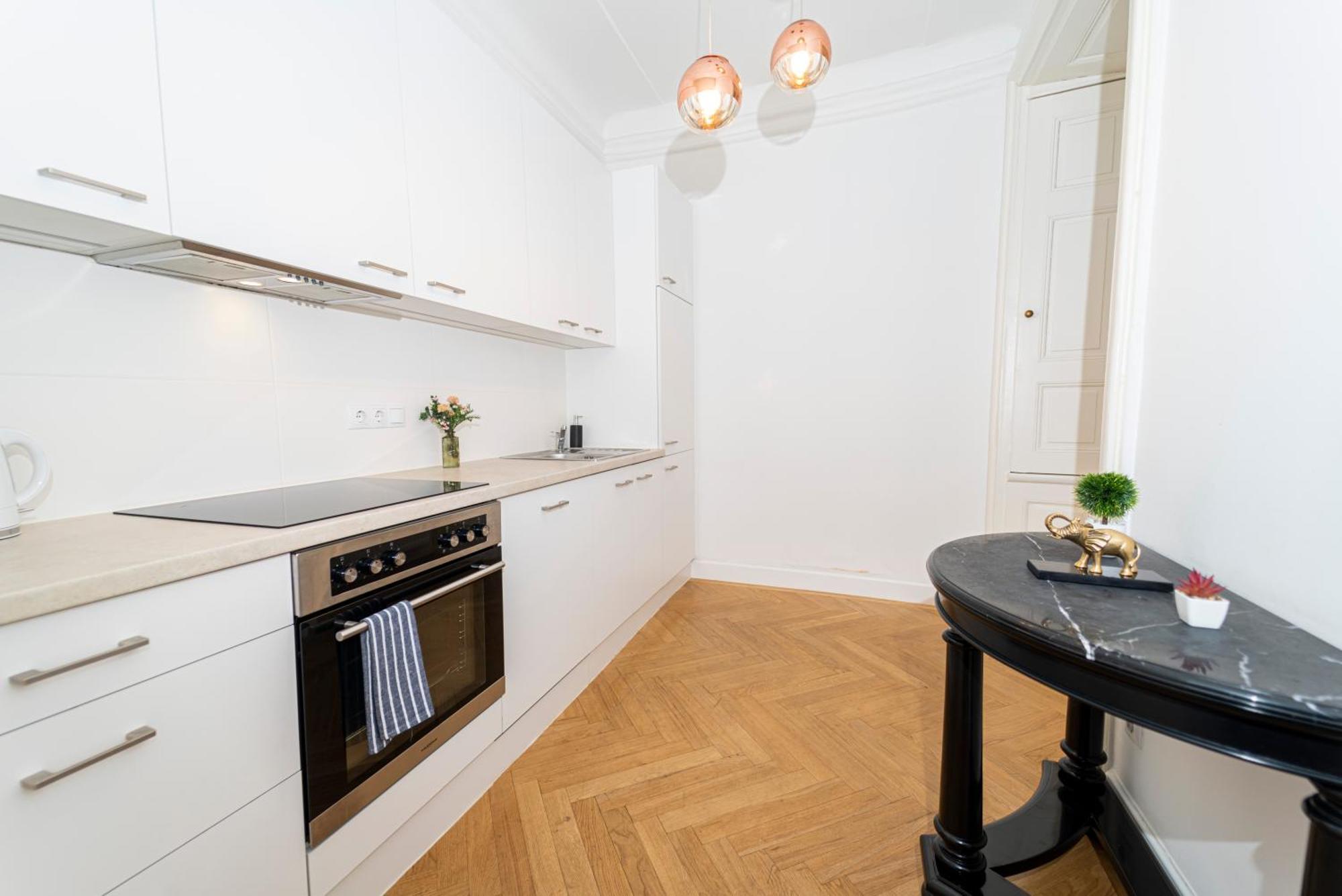Apartment Stephansdom I Netflix I Self Check In Vienna