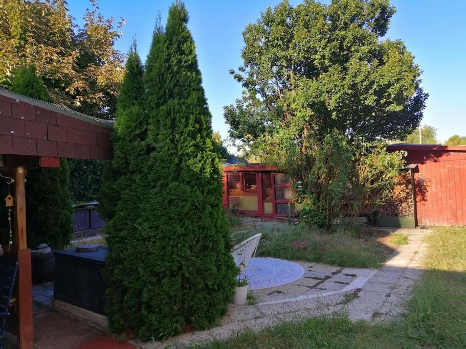 Bahay bakasyunan Gesamtes Haus Mit Garten - 100% Privatsphaere *