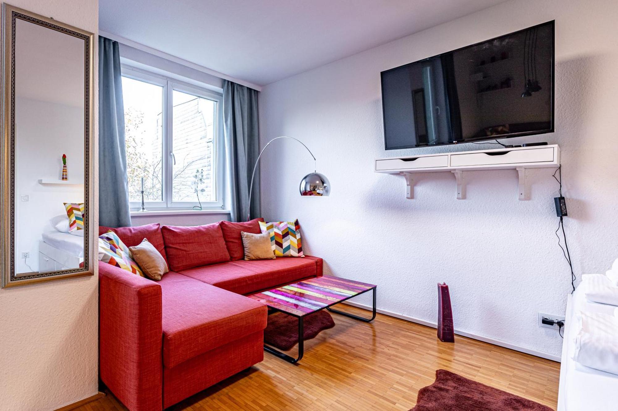 Calm & Connected By Jr Apartment