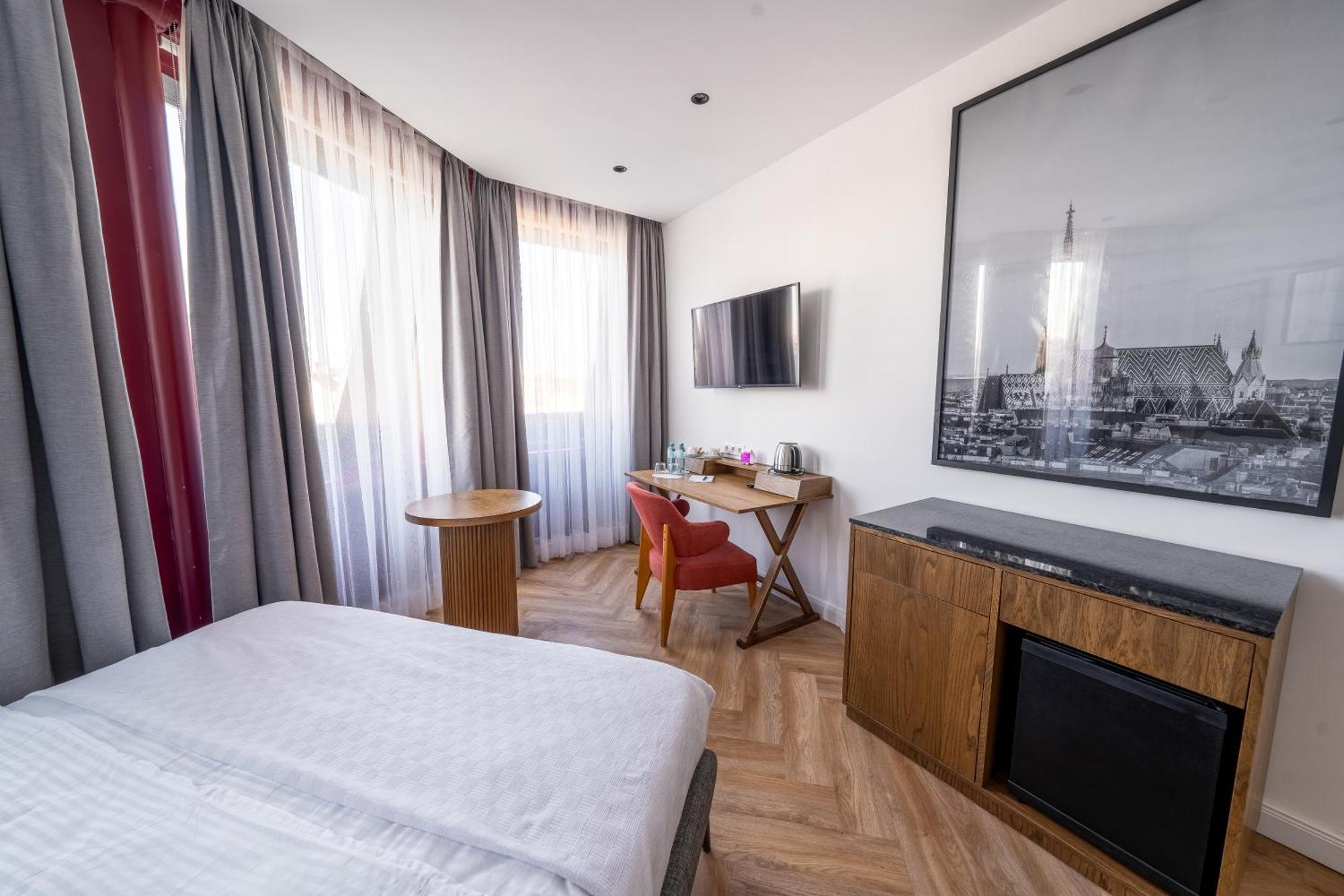 Aparthotel Lights - Domenig By Kent Viena