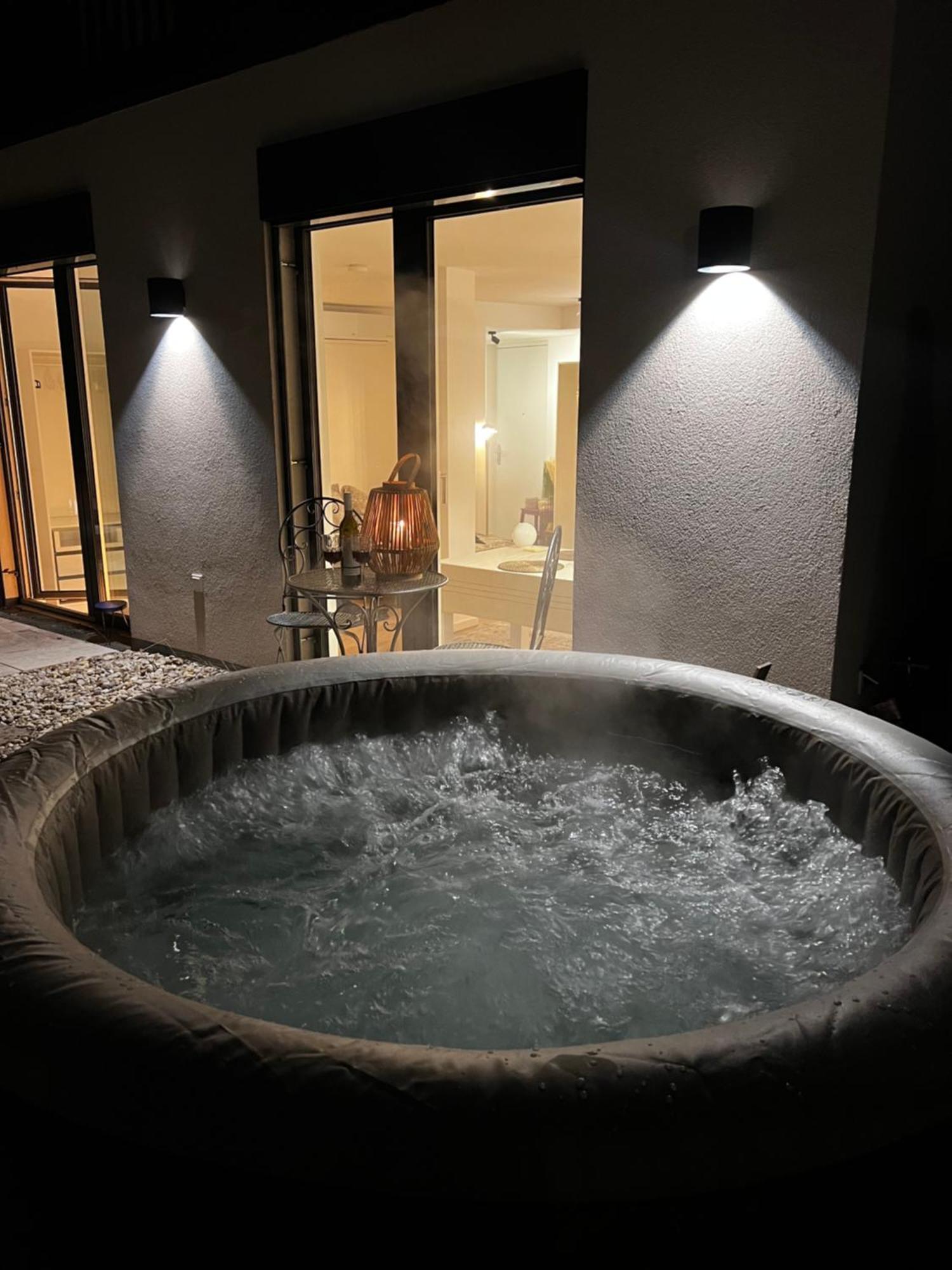 Schoene Mit Eigenem Whirlpool In Dem Stadtzentrum * Vienna