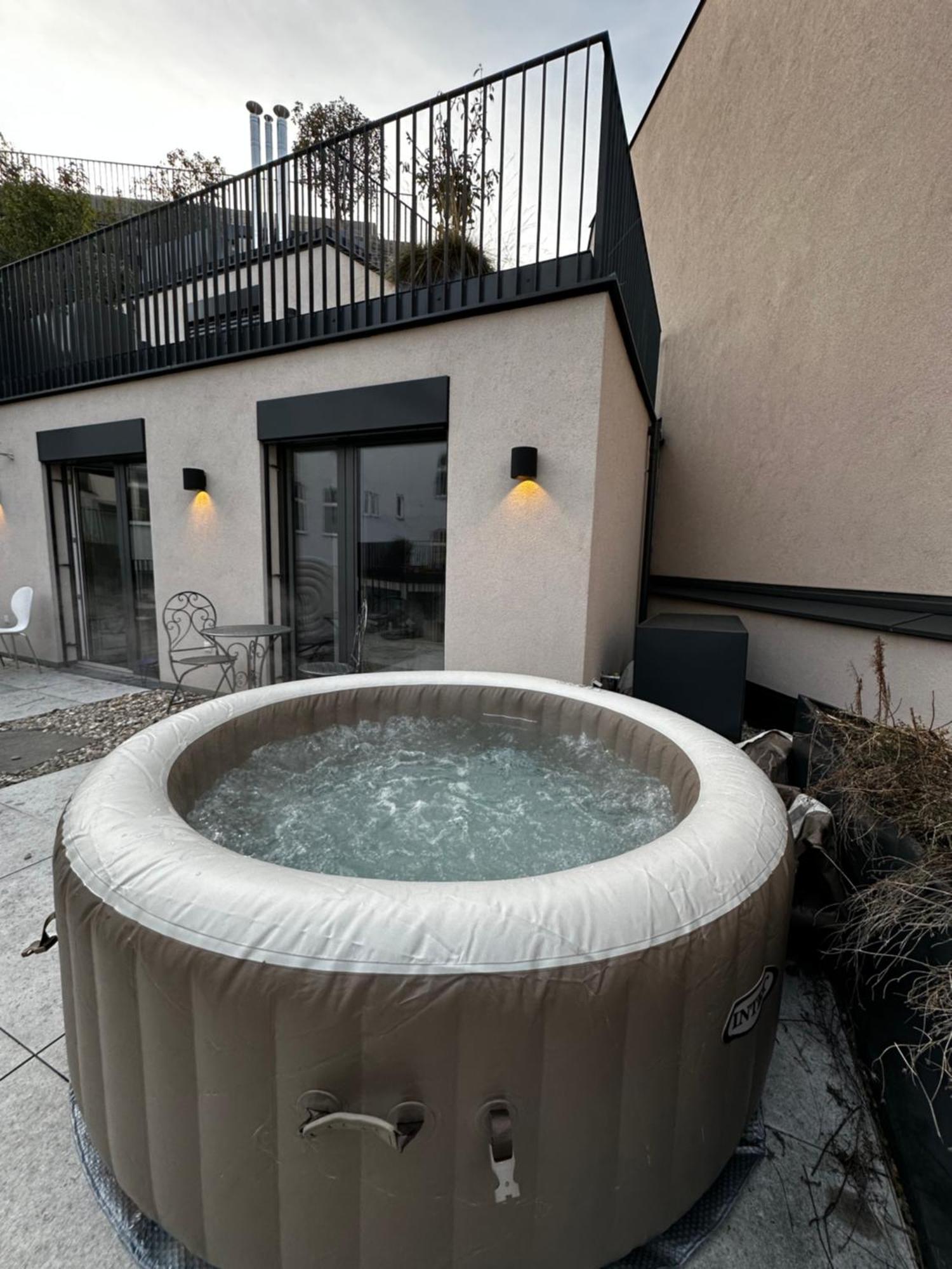 Schoene Mit Eigenem Whirlpool In Dem Stadtzentrum Guest house Vienna