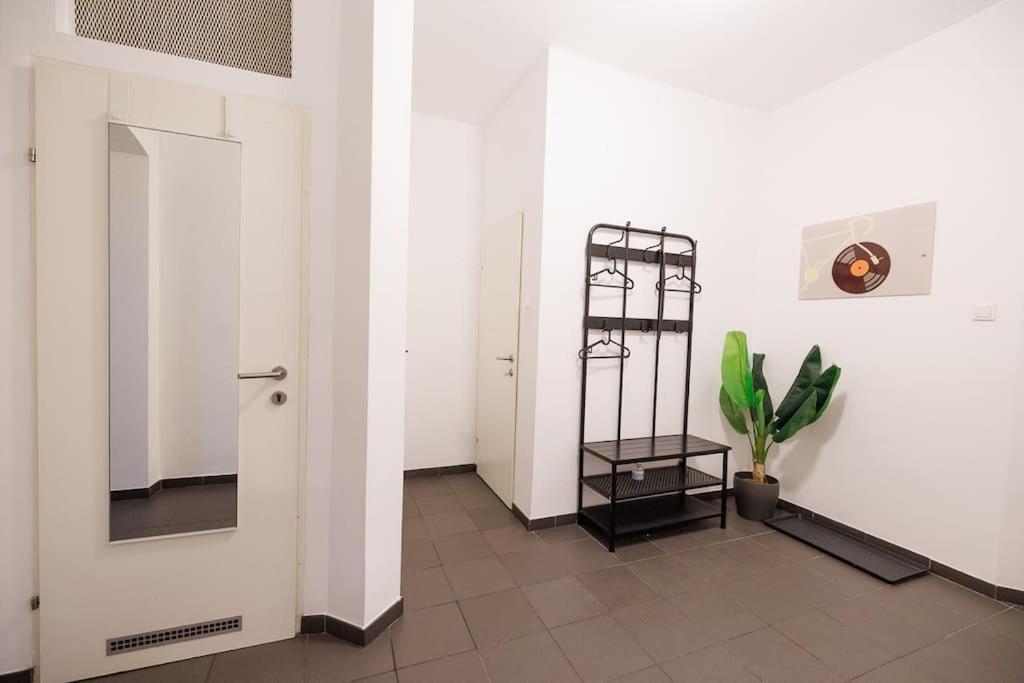 Apartment Stylish Haven-near Brunnenmarkt *