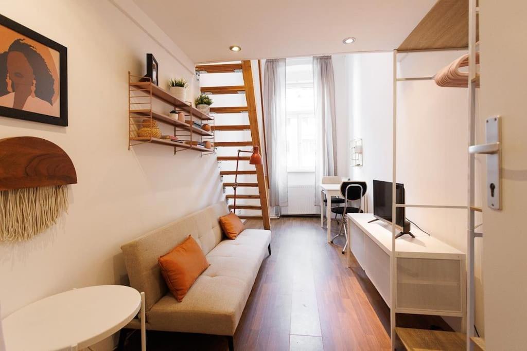 Urban Capsule - Near Mariahilfer Strasse Apartment Vienna